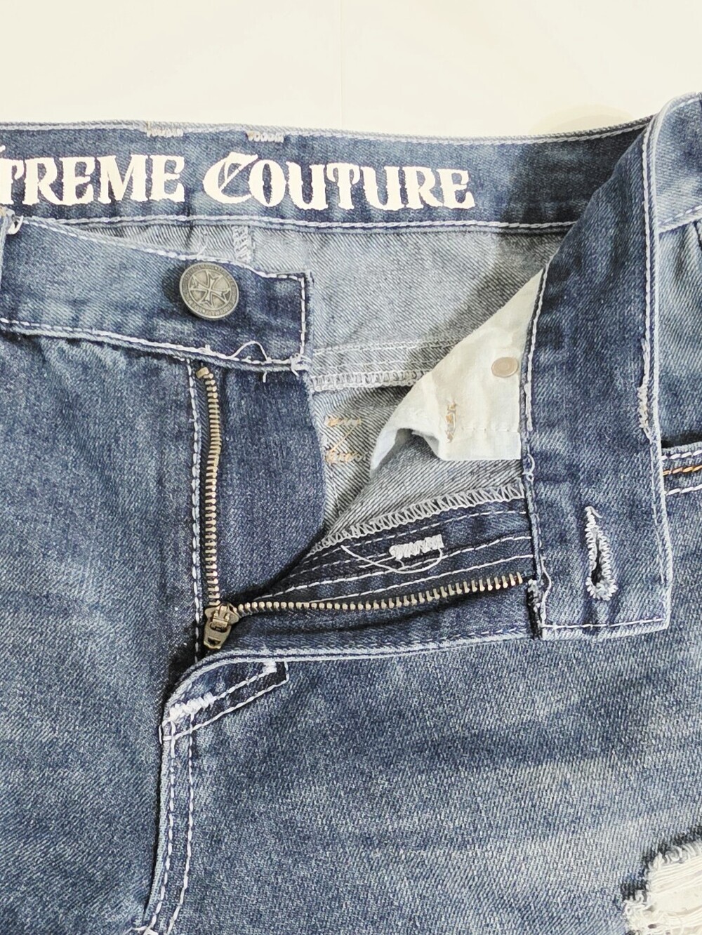 Xtreme Couture Jeans Mens 30/32 Y2K Cross Embroidered Distressed Denim Grunge - Picture 9 of 13